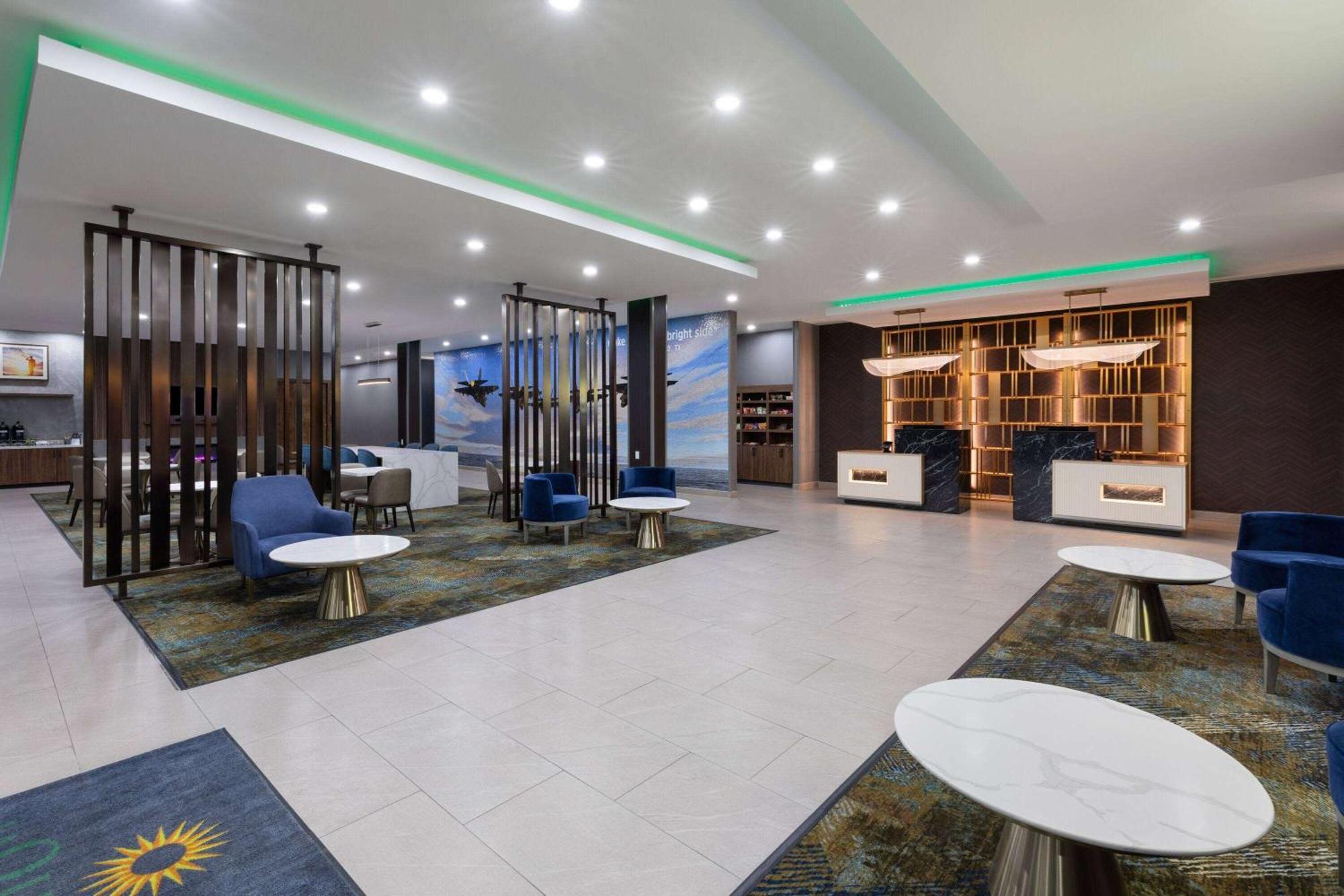 La Quinta Inn & Suites By Wyndham San Antonio At The Rim Luaran gambar